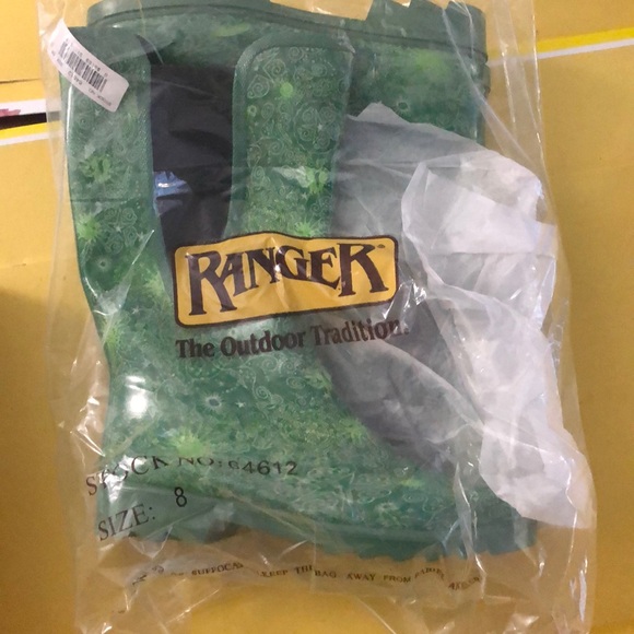 Rain boots New with Tags - Picture 4 of 4